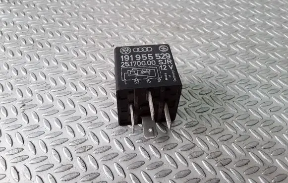 Volkswagen Transporter - Caravelle T4 Other relay 191955529