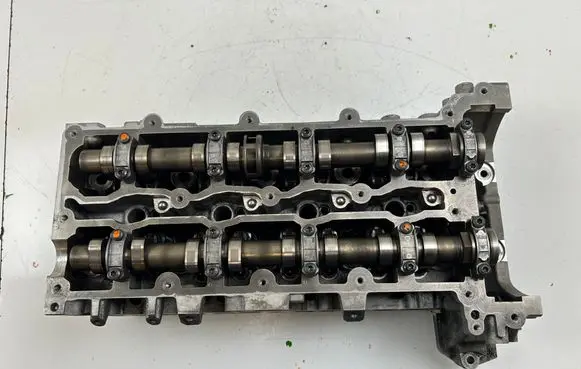 Mercedes-Benz E W212 Engine head R6510160201