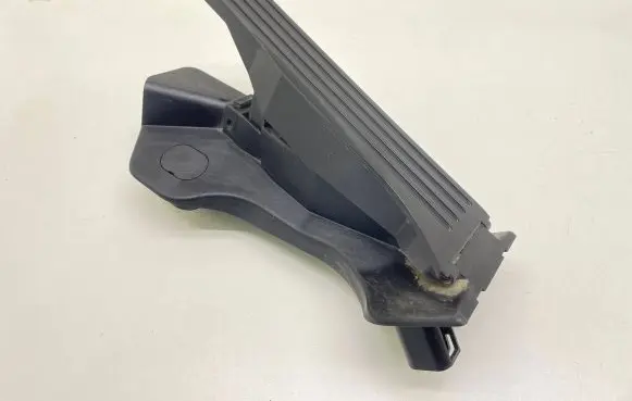 Volkswagen Tiguan Accelerator throttle pedal 1K1723503A 6510100301