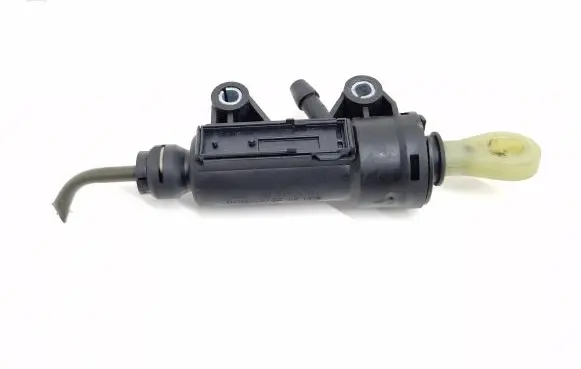 BMW 1 E81 E87 Clutch master cylinder 6773670 3537 13670610