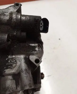 Volkswagen Golf V Air conditioning (A/C) compressor (pump) 1K0820803G