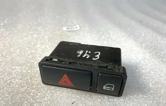 BMW X5 E53 Hazard light switch 8368920