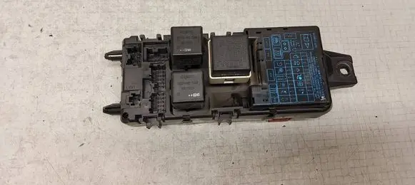 Mitsubishi Space Star Fuse box set MR318828 2J140098 MB953383