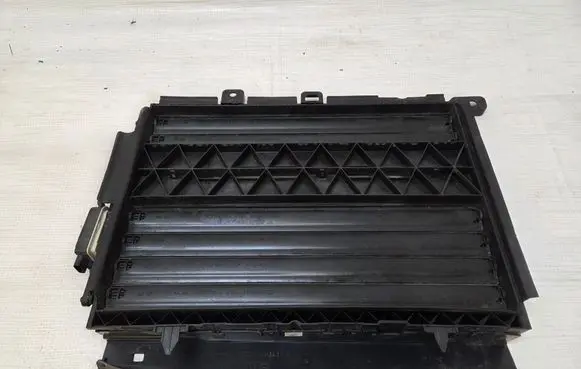 Opel Corsa F Intercooler air guide/duct channel 9836865380