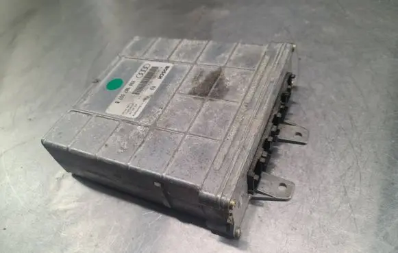 Audi A4 S4 B5 8D Engine control unit/module 8D0907557B 0261203554