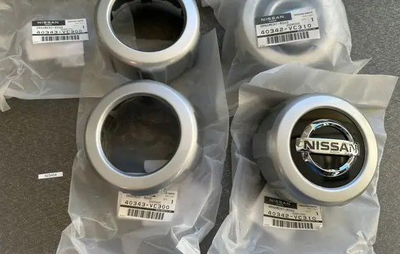 Nissan Patrol Y61 Original wheel cap 40342VC310 40343VC310