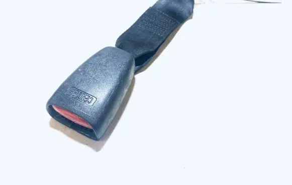 Mitsubishi Carisma Rear seatbelt buckle