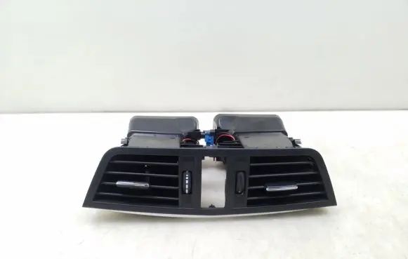 Mercedes-Benz E C207 W207 Dash center air vent grill A2078300054