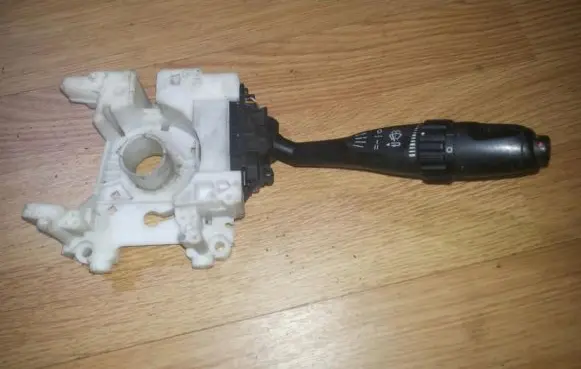 Mitsubishi Carisma Wiper control stalk mb953700