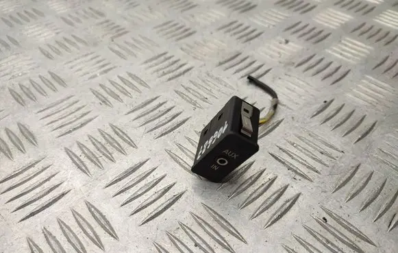 BMW 1 E81 E87 AUX in-socket connector 6930561