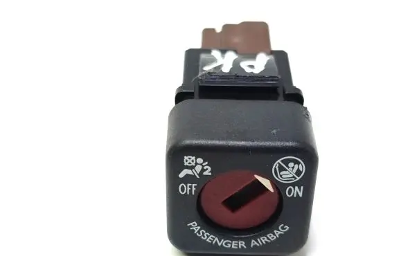 Passenger airbag on/off switch