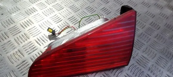Peugeot 607 Tailgate rear/tail lights