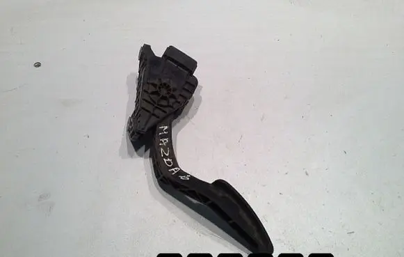 Mazda 6 Accelerator throttle pedal 198800-1070
