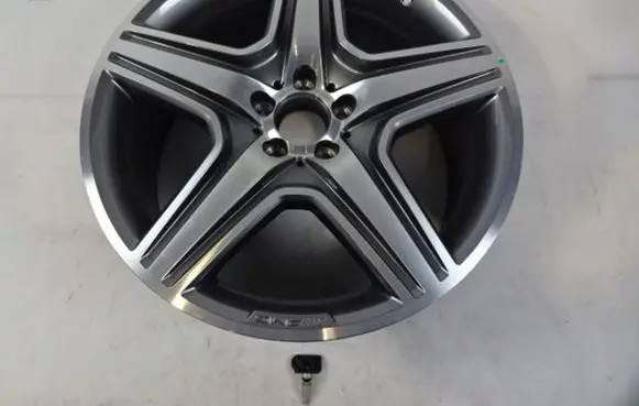Mercedes-Benz GL X166 R20 alloy rim 
