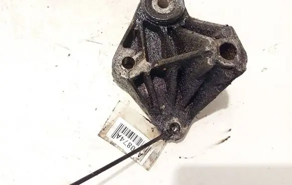 Ford Focus Engine mounting bracket av616p093na