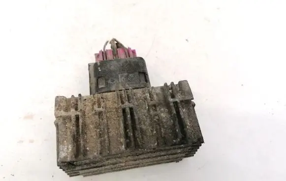Opel Astra H Glow plug pre-heat relay 55354141 51299018A