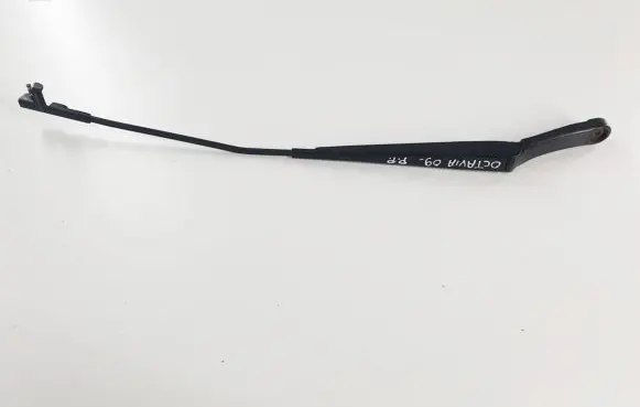 Skoda Octavia Mk2 (1Z) Front wiper blade arm