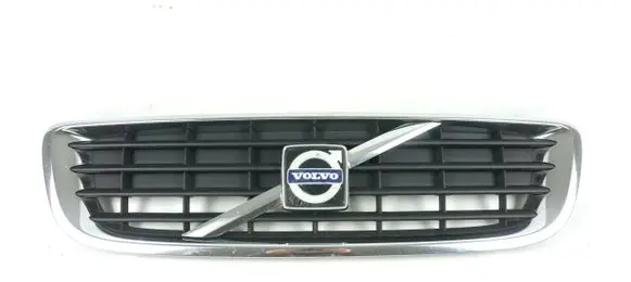 Front bumper upper radiator grill