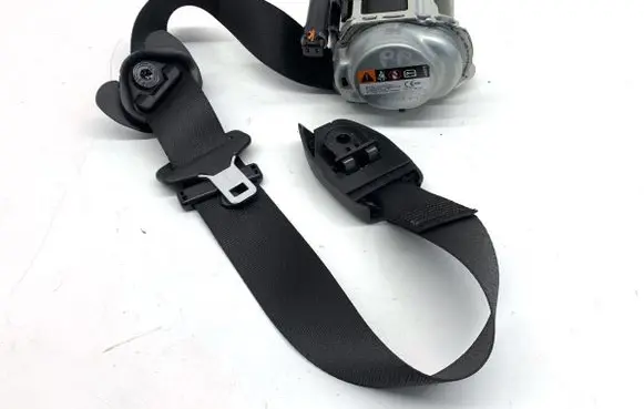 BMW X4 G02 Front seatbelt 7469934