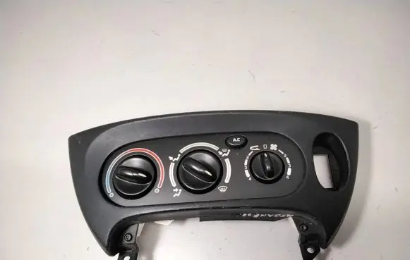 Renault Megane I Climate control unit 657718V B64PAC 101584