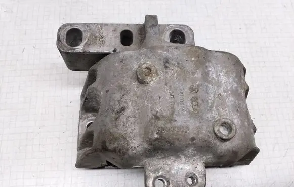 Volkswagen Golf IV Engine mount bracket 1J0199262BF