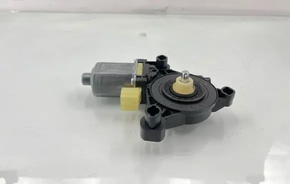 Audi Q7 4M Rear door window regulator motor 8W0959802