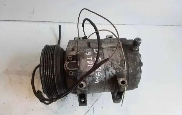 Volkswagen PASSAT B5 Air conditioning (A/C) compressor (pump)
