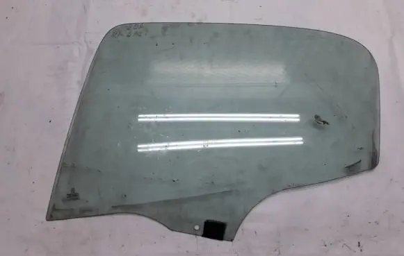 Peugeot 206 Rear door window glass