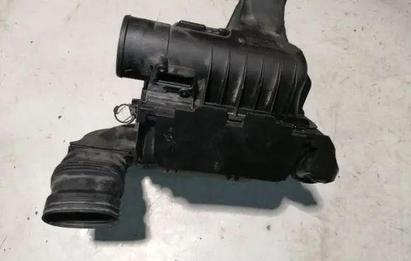 Air filter box