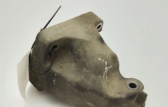 Mercedes-Benz E W211 Engine mounting bracket A6422230004