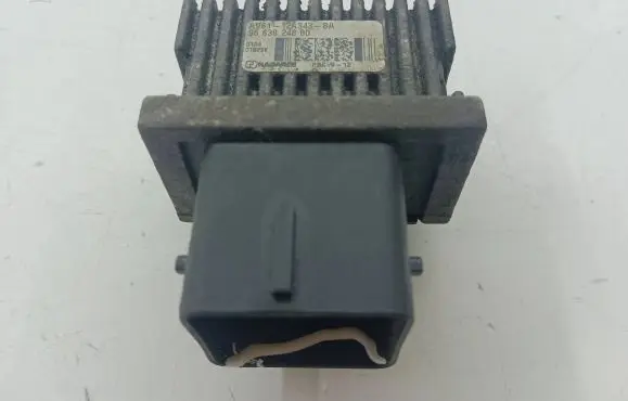 Glow plug pre-heat relay