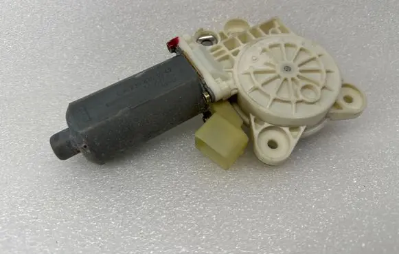 Mercedes-Benz CLK A209 C209 Front door window regulator motor A2308201042 106257102