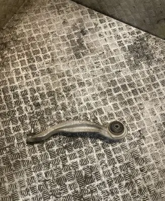Mercedes-Benz CLS C218 X218 Front lower control arm/wishbone 2183301111 A2183301111