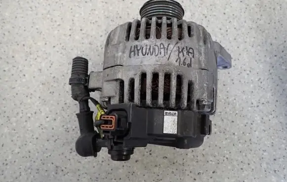 KIA Ceed Generator/alternator 373002A110
