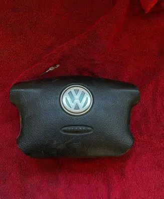 Volkswagen Golf IV Steering wheel airbag 3B0880201BM 137705101 101977270408401424