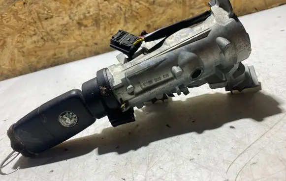 Skoda Fabia Mk2 (5J) Ignition lock 1K0905851