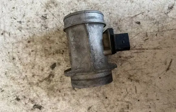 Audi A6 S6 C5 4B Mass air flow meter 059906461m