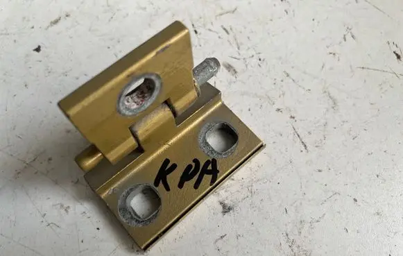 Volvo S60 Front door lower hinge 