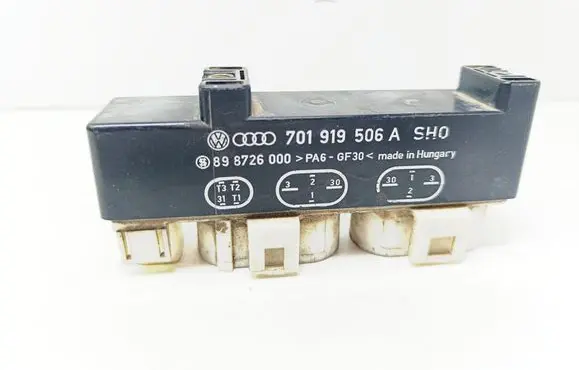 Seat Alhambra (Mk1) Coolant fan relay 701919506A