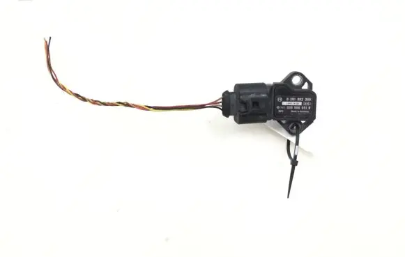 Volkswagen Golf V Air pressure sensor 038906051B