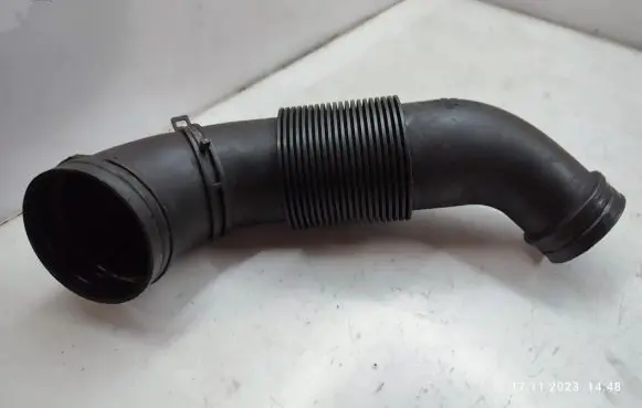 Audi Q7 4L Air intake hose/pipe 7L6129627F