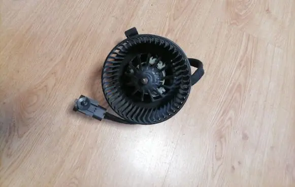 Dacia Sandero Heater fan/blower N106819S