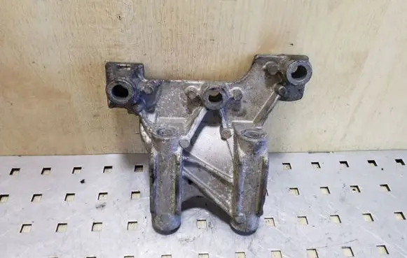 Volkswagen Transporter - Caravelle T5 Engine mounting bracket 070199343A