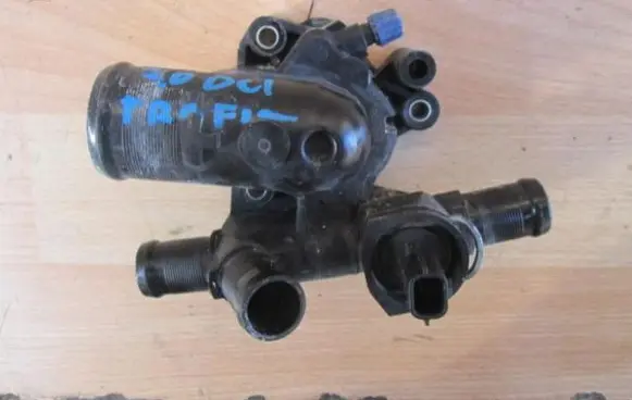 Opel Vivaro Thermostat housing 
