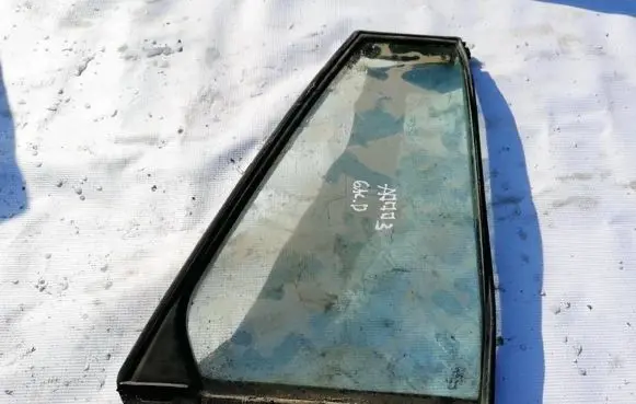 Mazda 626 Rear vent window glass 