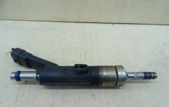 Citroen C4 II Picasso Fuel injector 9810335380