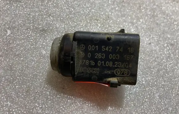Mercedes-Benz E W210 Front parking sensor holder (PDC) 0015427418 A0015427418