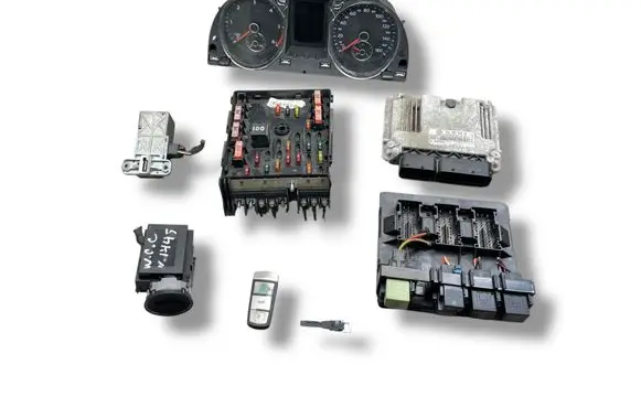 Volkswagen PASSAT CC Engine ECU kit and lock set 03L907309AE 0281017946 3AA937097J