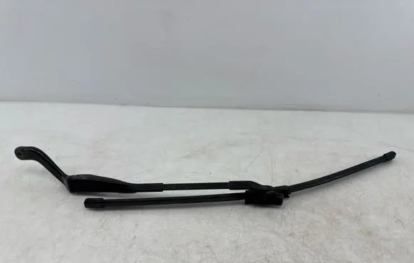 Mercedes-Benz E W211 Front wiper blade arm A2118201544