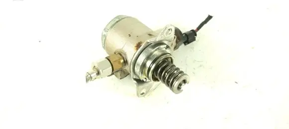 Audi A3 S3 8P Fuel injection high pressure pump 03C127026C